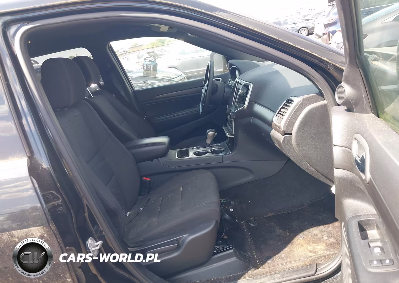 2018 Jeep Grand Cherokee Laredo E 4X4 VIN:1C4RJFAG4JC147991 - 5