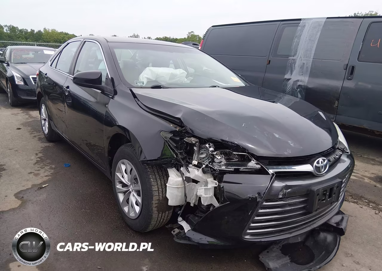 2015 Toyota Camry Le – zdjęcie 1 z 16