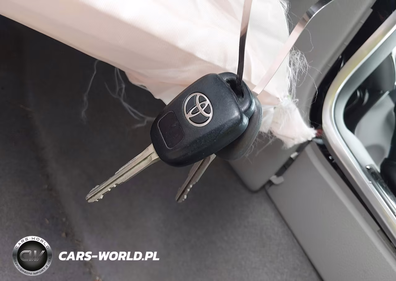 2015 Toyota Camry Le VIN:4T4BF1FK2FR448927 - 11