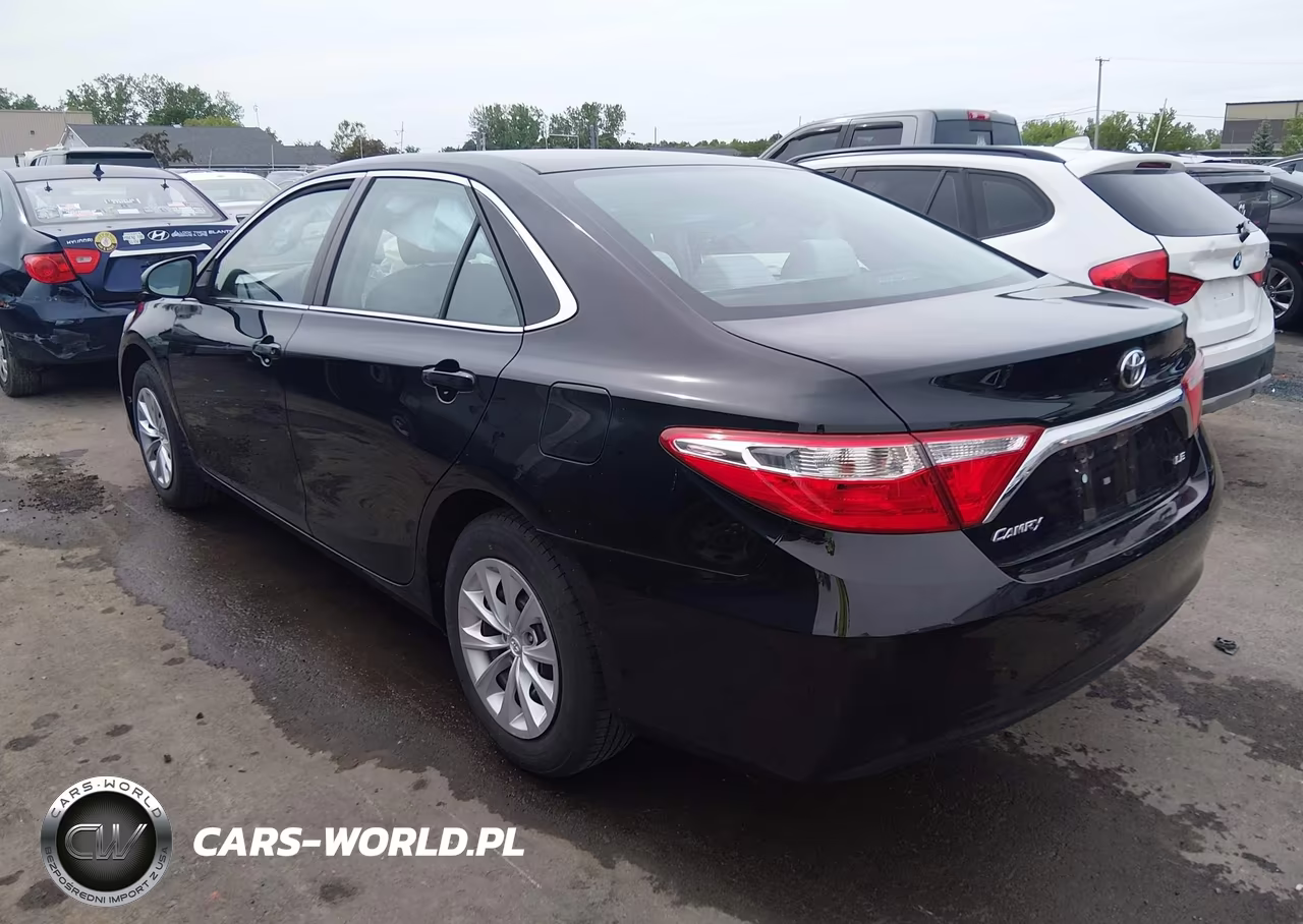 2015 Toyota Camry Le VIN:4T4BF1FK2FR448927 - 3