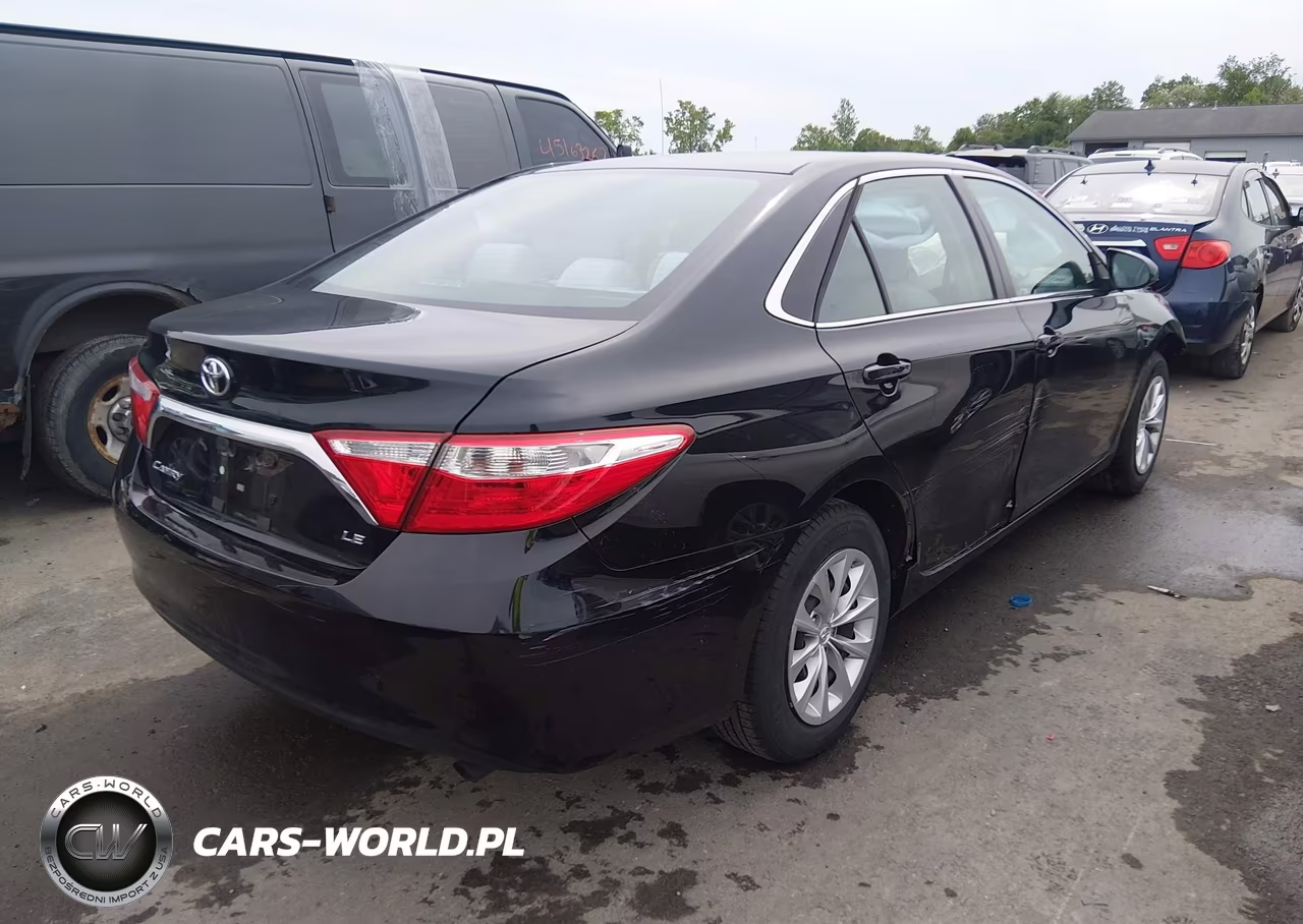 2015 Toyota Camry Le VIN:4T4BF1FK2FR448927 - 4