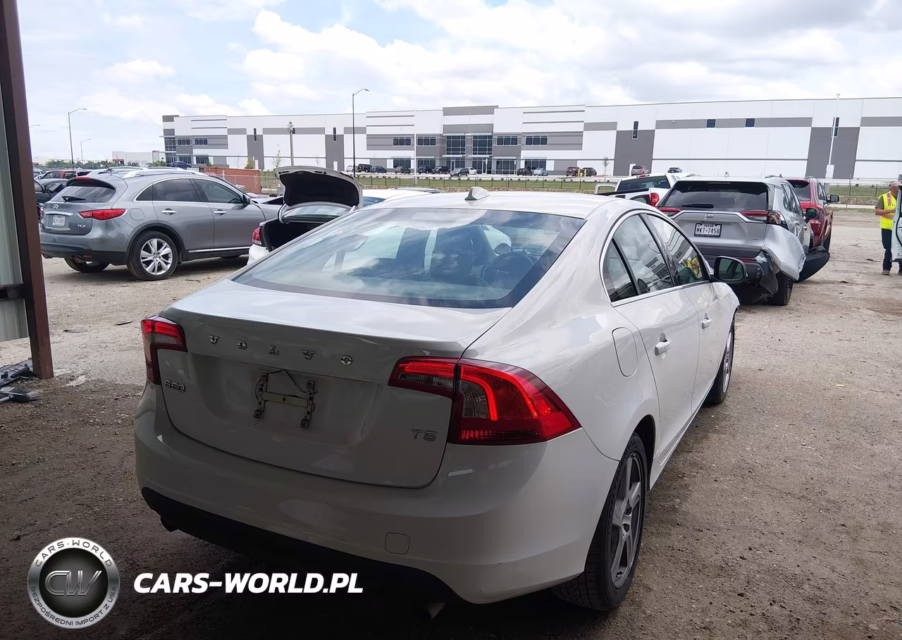 2012 Volvo S60 T5 VIN:YV1622FS1C2052443 - 4