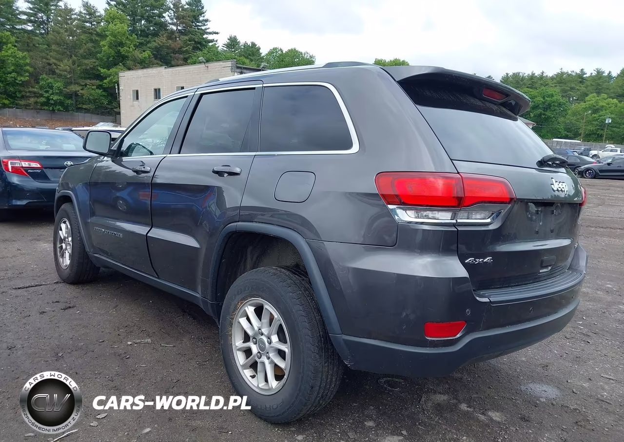 2020 Jeep Grand Cherokee Laredo E 4X4 VIN:1C4RJFAG1LC139186 - 3
