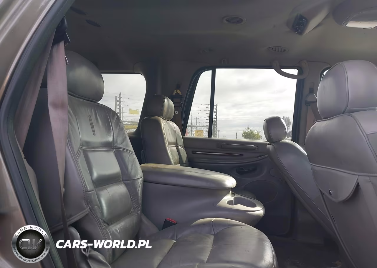 2002 Lincoln Navigator VIN:5LMEU27R22LJ17907 - 8