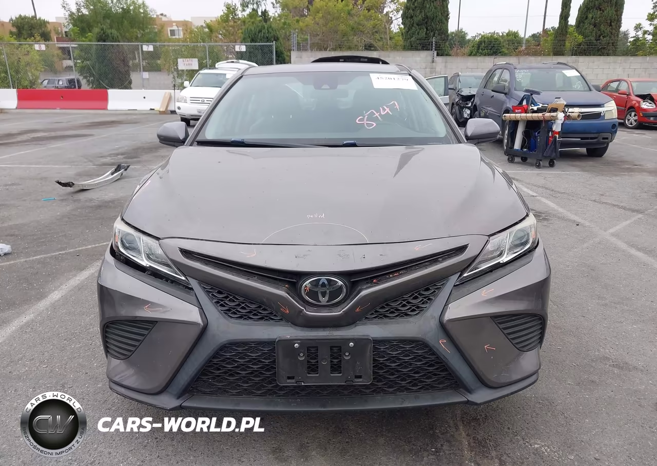 2020 Toyota Camry Se VIN:4T1G11AK1LU898747 - 13