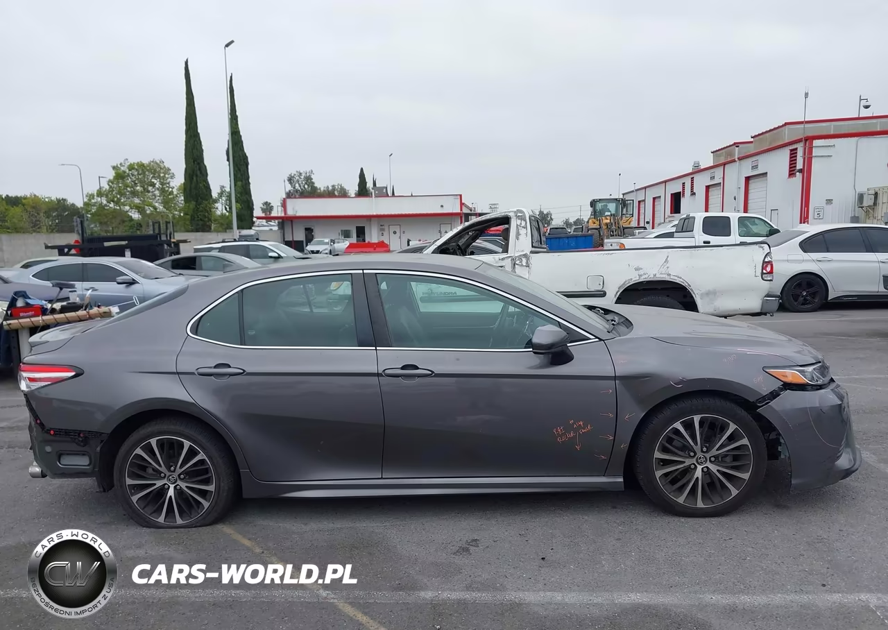 2020 Toyota Camry Se VIN:4T1G11AK1LU898747 - 14
