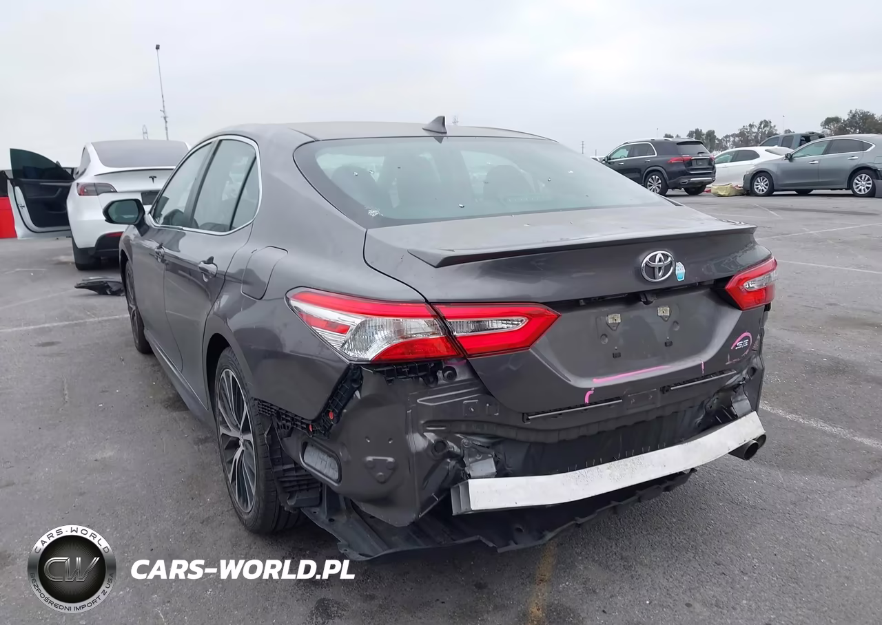2020 Toyota Camry Se VIN:4T1G11AK1LU898747 - 3