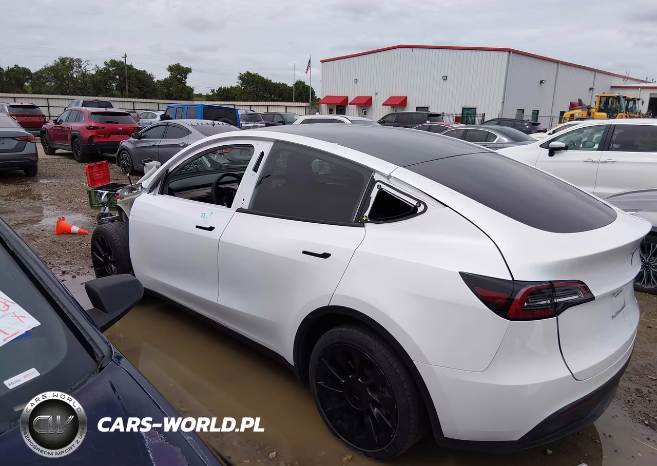 2023 Tesla Model Y VIN:7SAYGDEE3PA076219 - 15