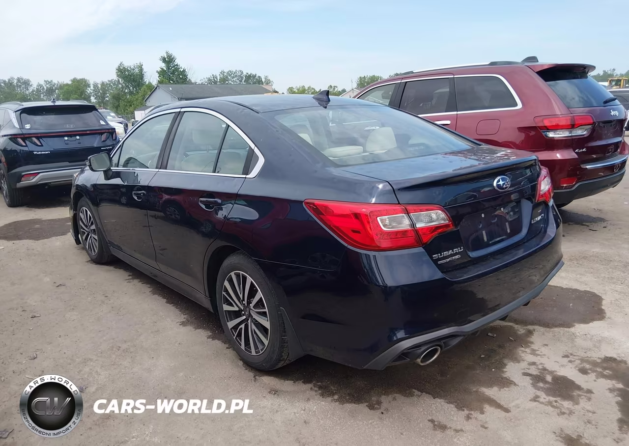 2018 Subaru Legacy 2.5I Premium VIN:4S3BNAH62J3021909 - 3