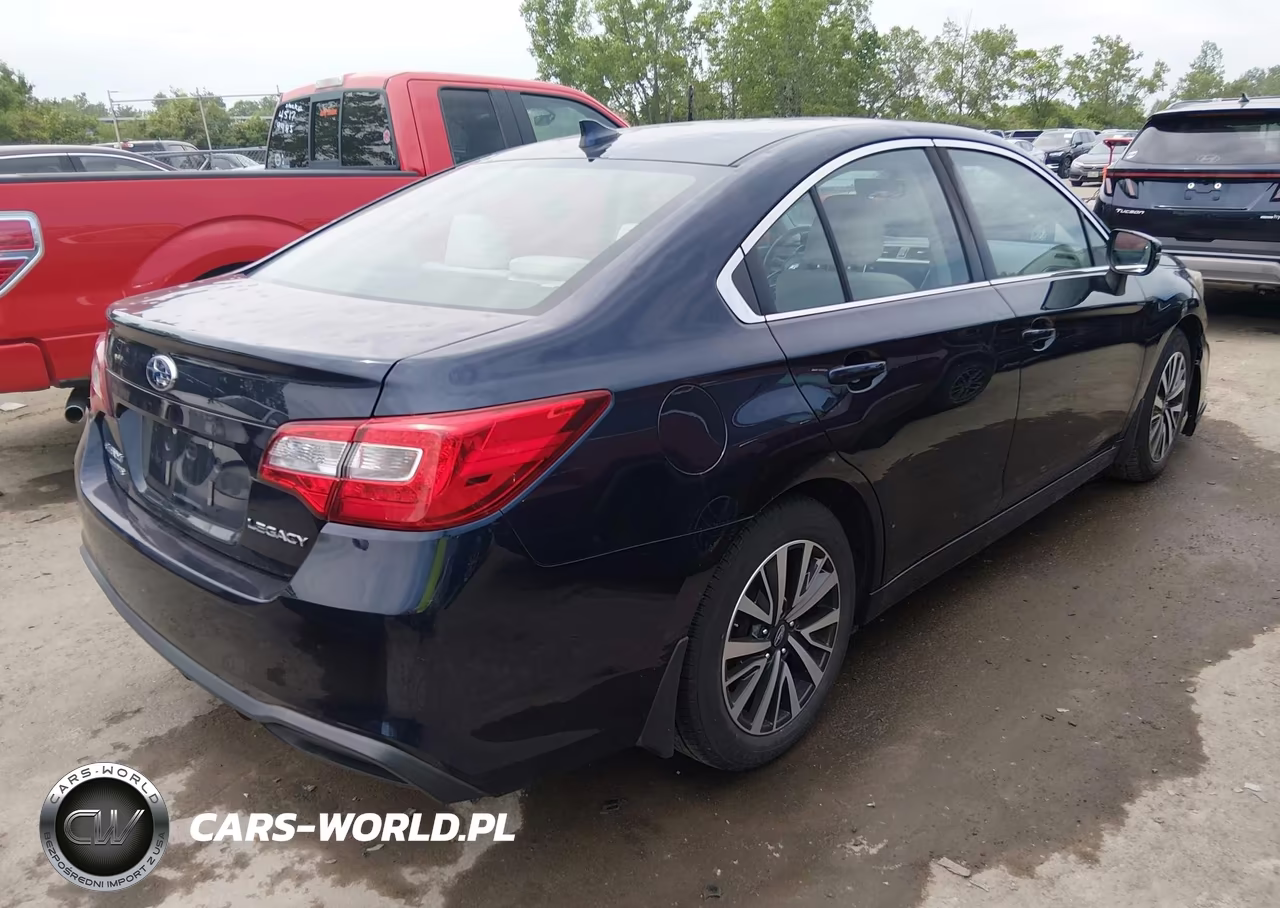 2018 Subaru Legacy 2.5I Premium VIN:4S3BNAH62J3021909 - 4