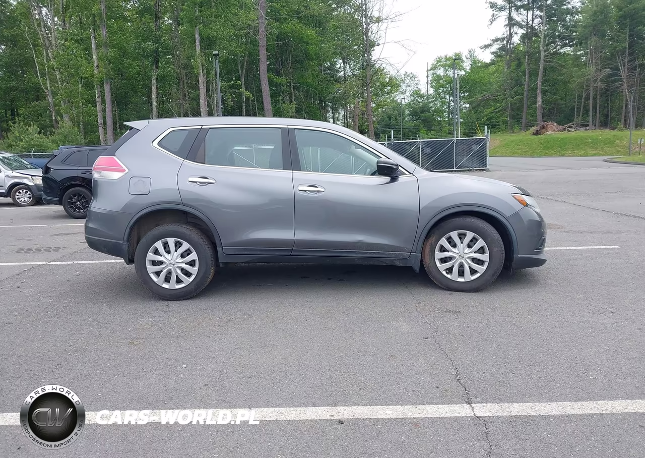 2015 Nissan Rogue S VIN:KNMAT2MV1FP565239 - 13