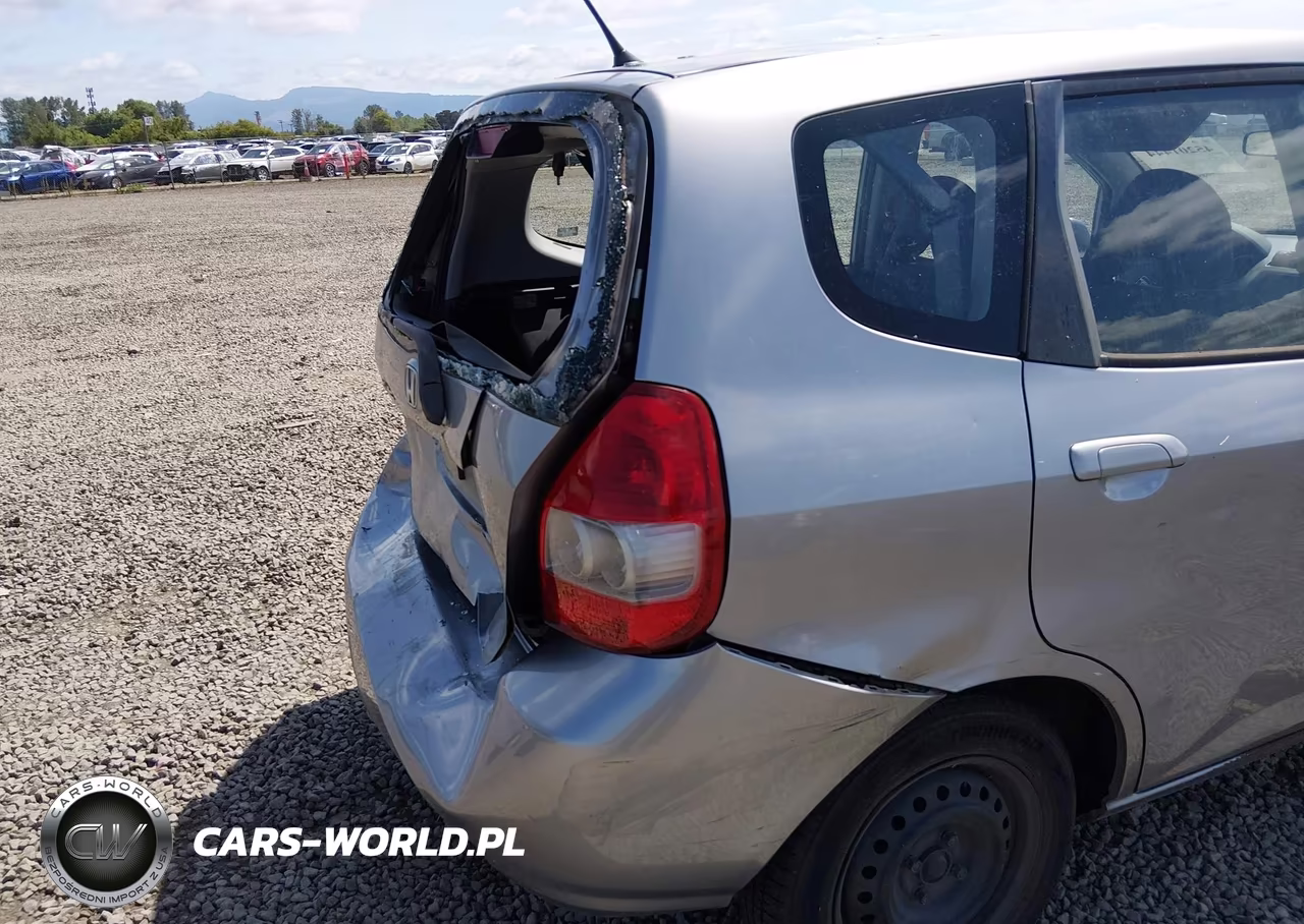 2007 Honda Fit VIN:JHMGD38467S014235 - 18