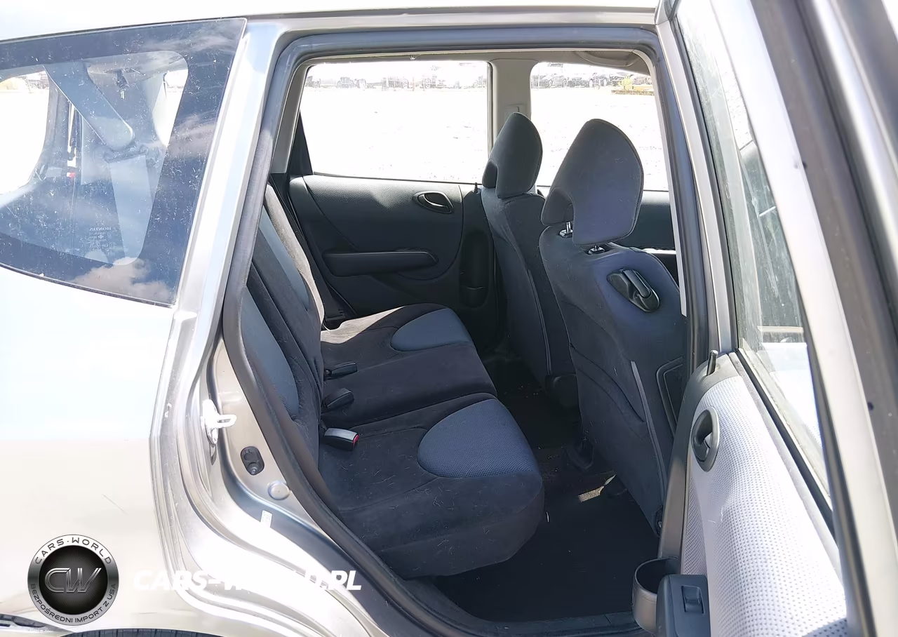 2007 Honda Fit VIN:JHMGD38467S014235 - 8