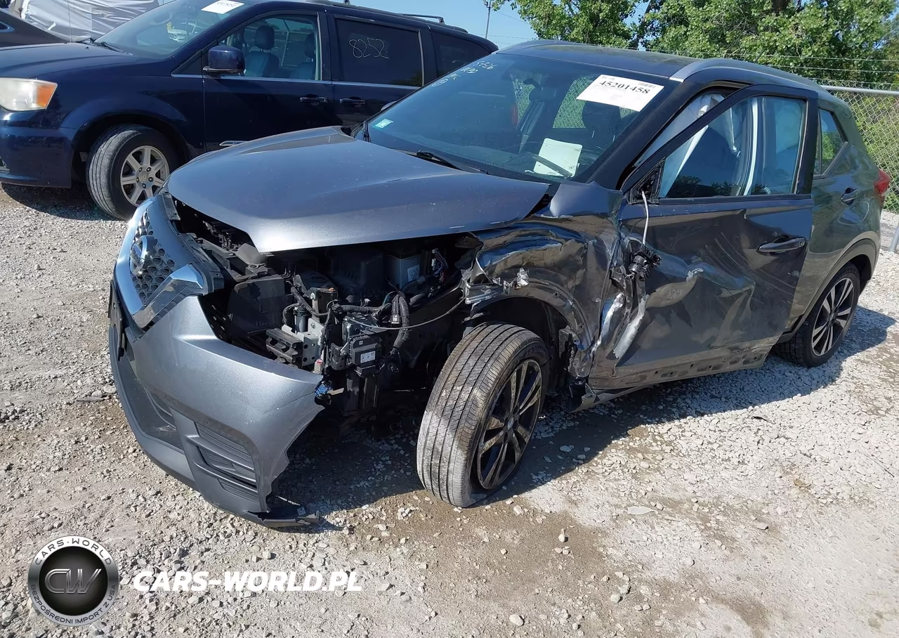2019 Nissan Kicks Sv VIN:3N1CP5CU0KL550747 - 2