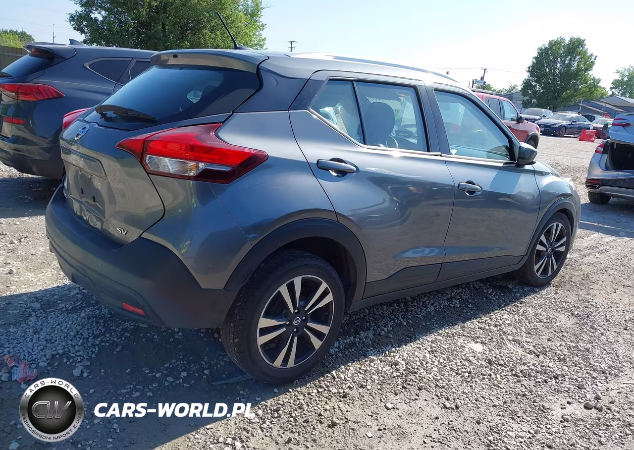 2019 Nissan Kicks Sv VIN:3N1CP5CU0KL550747 - 4