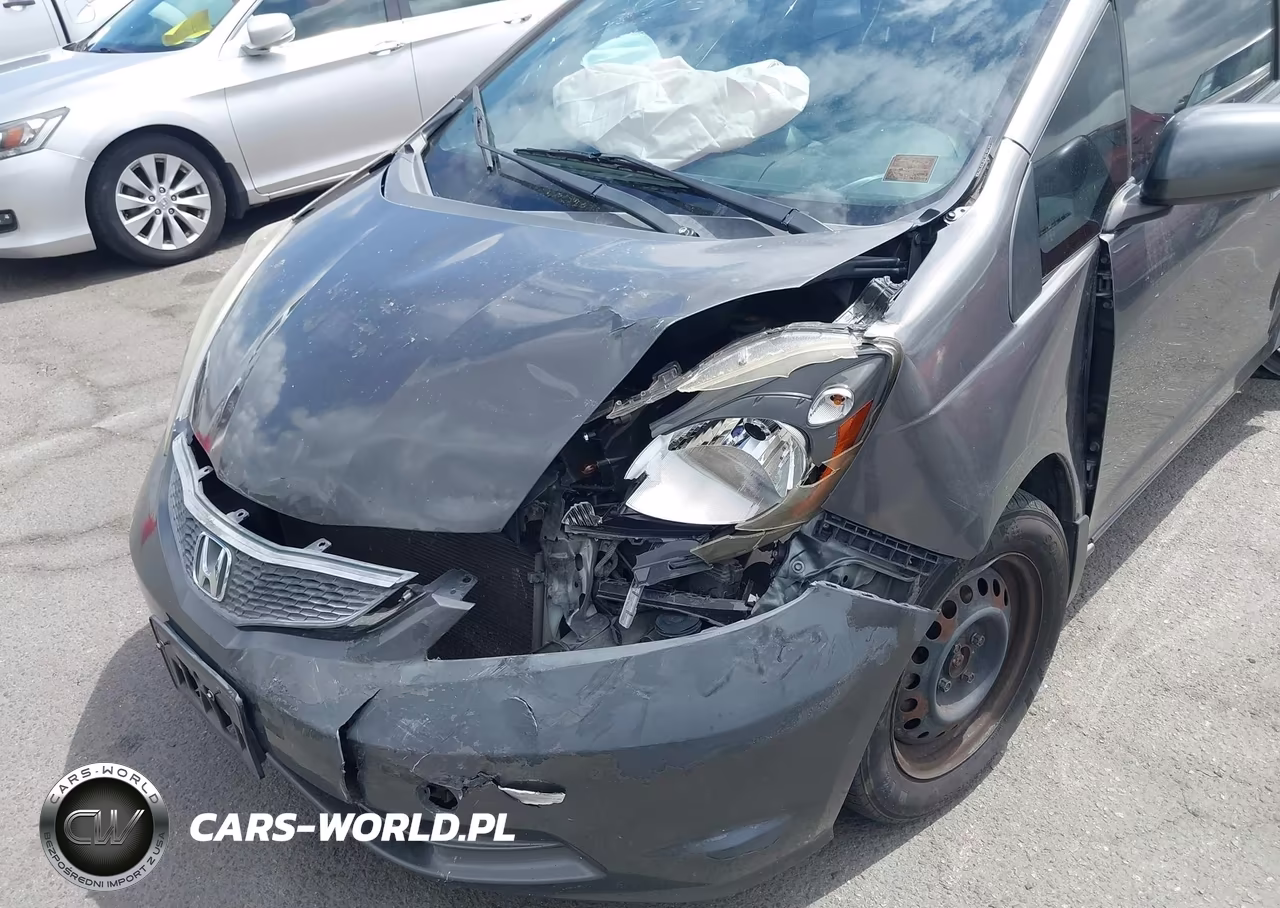 2013 Honda Fit VIN:JHMGE8H39DC065512 - 13