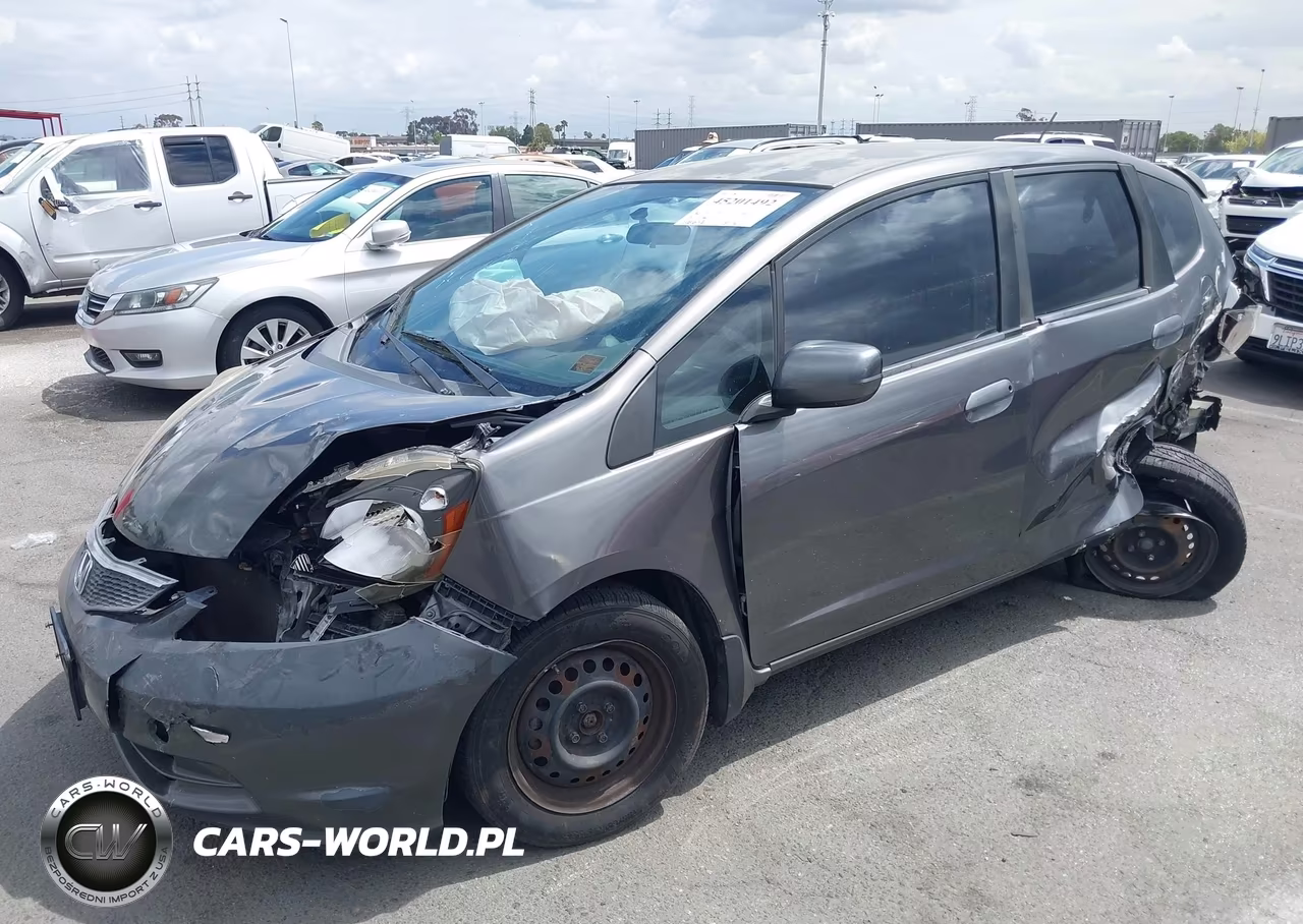 2013 Honda Fit VIN:JHMGE8H39DC065512 - 2