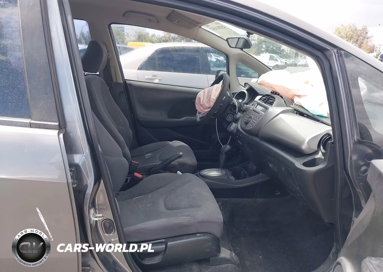 2013 Honda Fit VIN:JHMGE8H39DC065512 - 5