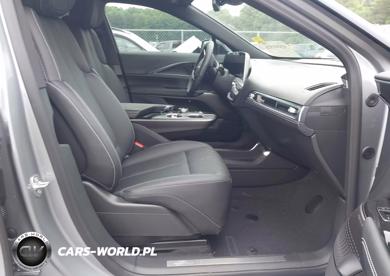 2026 Cadillac Lyriq Sport Awd VIN:1GYKPURK9TZ303336 - 5