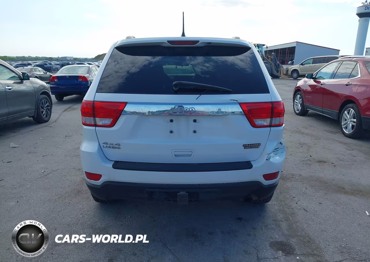 2013 Jeep Grand Cherokee Laredo VIN:1C4RJFAG5DC633097 - 16