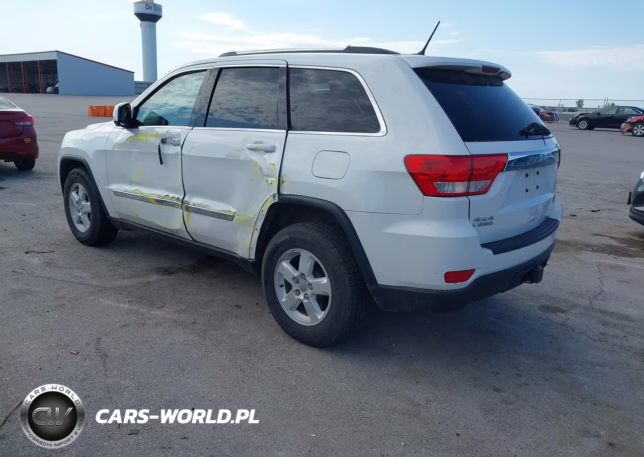 2013 Jeep Grand Cherokee Laredo VIN:1C4RJFAG5DC633097 - 3