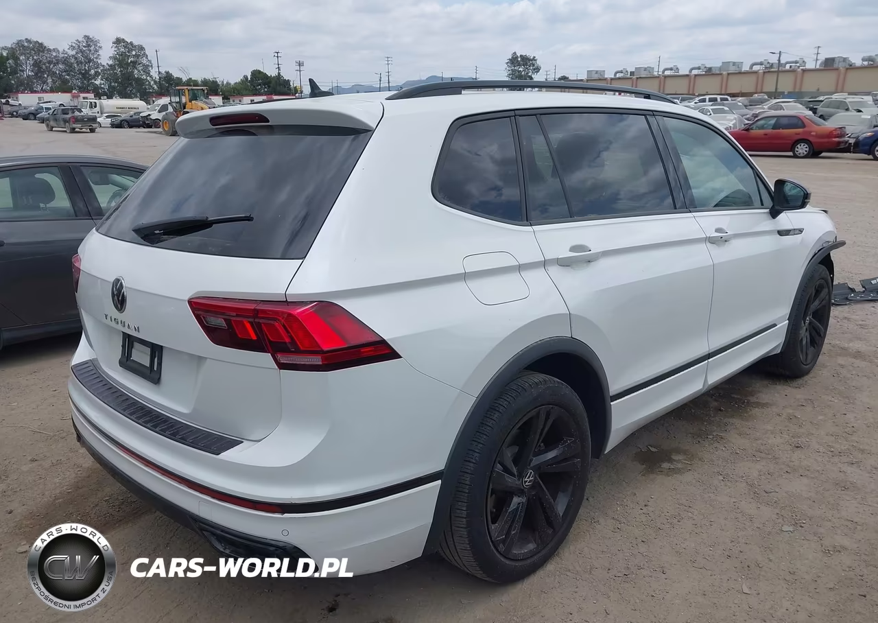 2023 Volkswagen Tiguan 2.0T Se R-Line Black VIN:3VVCB7AX6PM098844 - 4