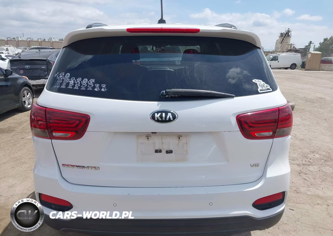 2020 Kia Sorento S V6 VIN:5XYPG4A51LG706162 - 16