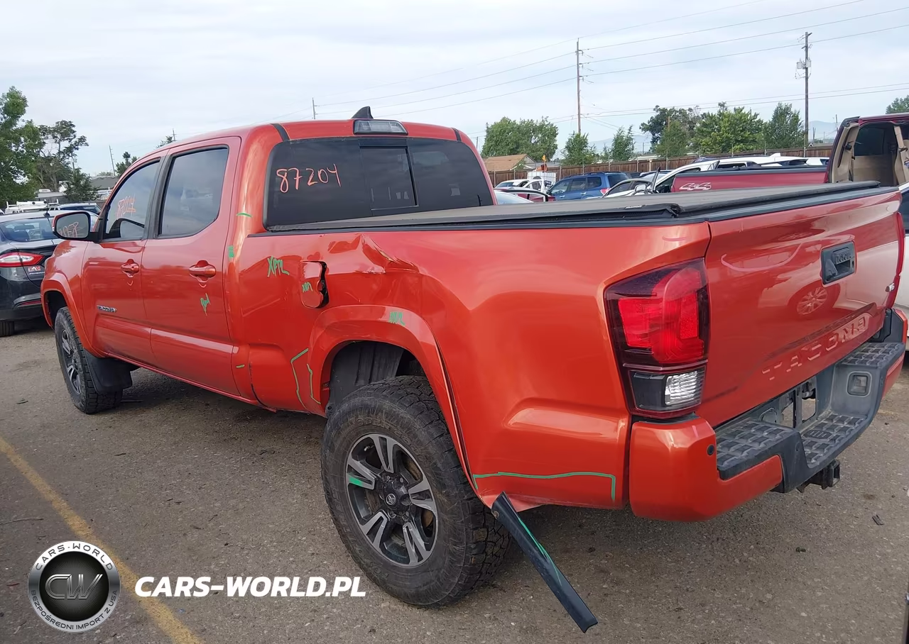 2018 Toyota Tacoma Trd Sport VIN:3TMDZ5BN1JM049462 - 3