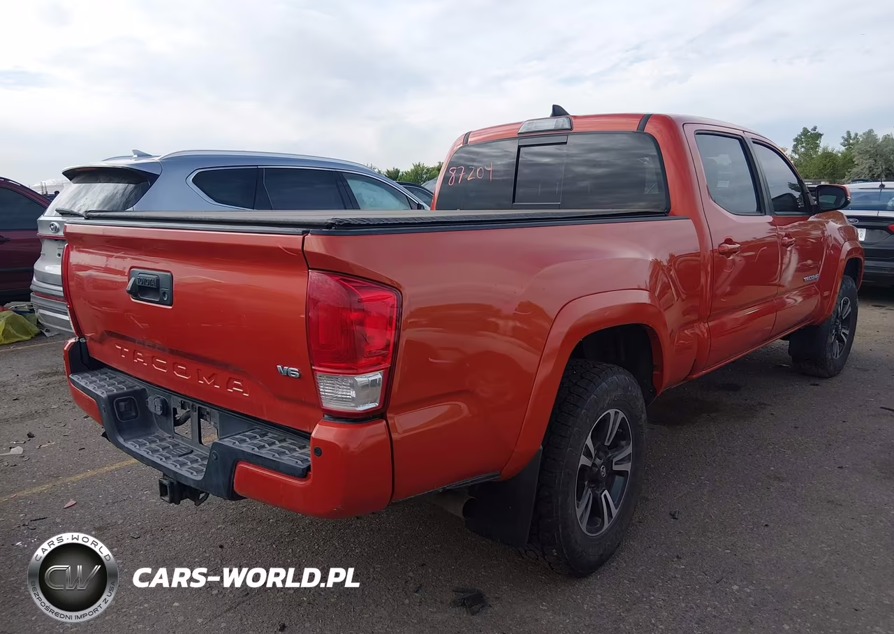 2018 Toyota Tacoma Trd Sport VIN:3TMDZ5BN1JM049462 - 4