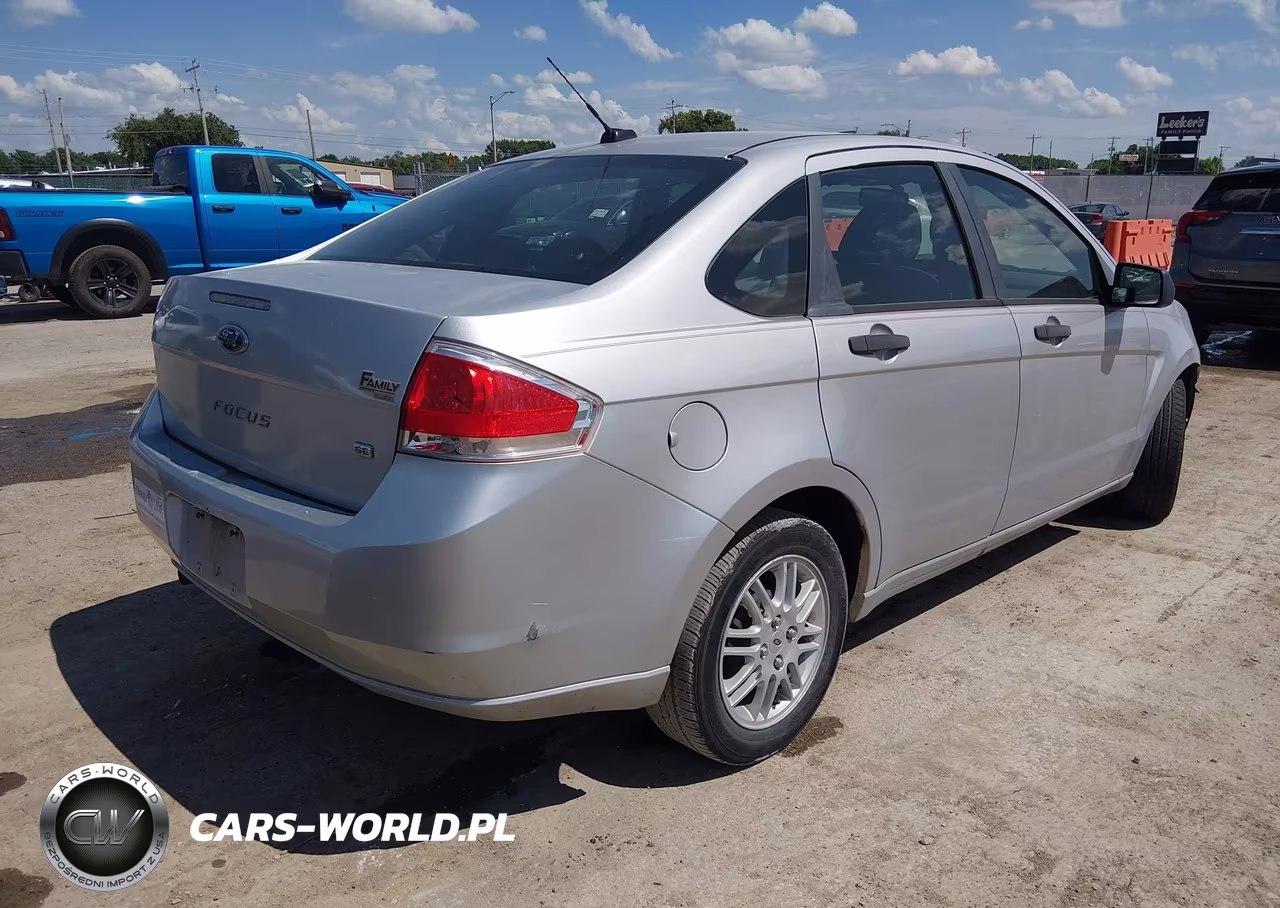 2010 Ford Focus Se VIN:1FAHP3FN0AW168437 - 4