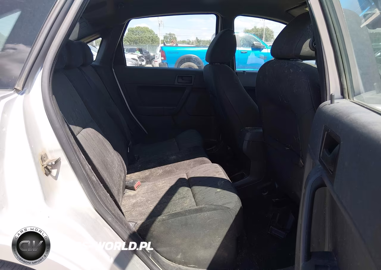 2010 Ford Focus Se VIN:1FAHP3FN0AW168437 - 8