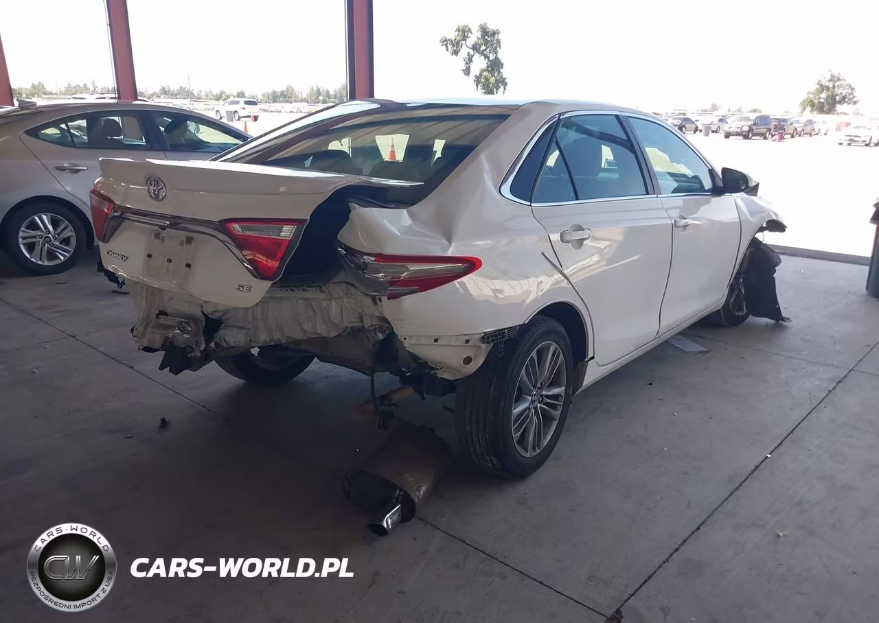 2017 Toyota Camry Se VIN:4T1BF1FK6HU454694 - 4