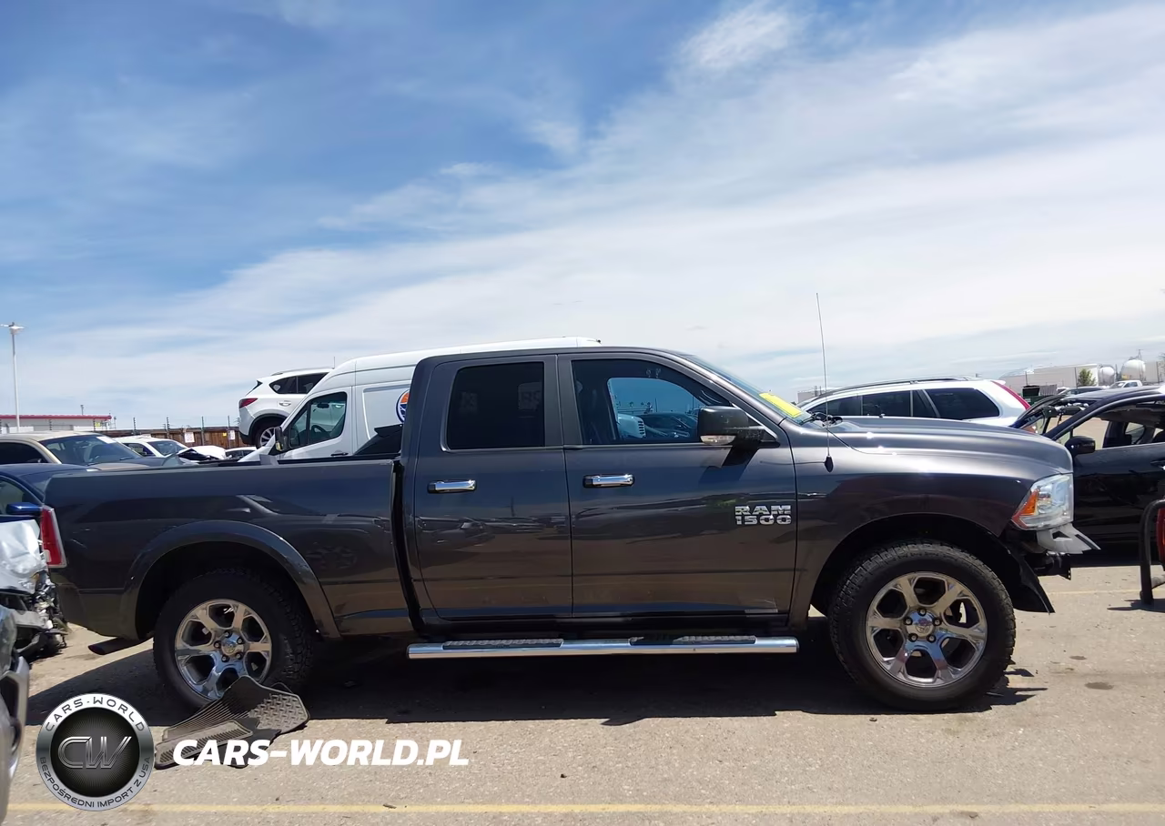 2017 Ram 1500 Laramie 4X4 6'4 Box VIN:1C6RR7JG5HS830207 - 14