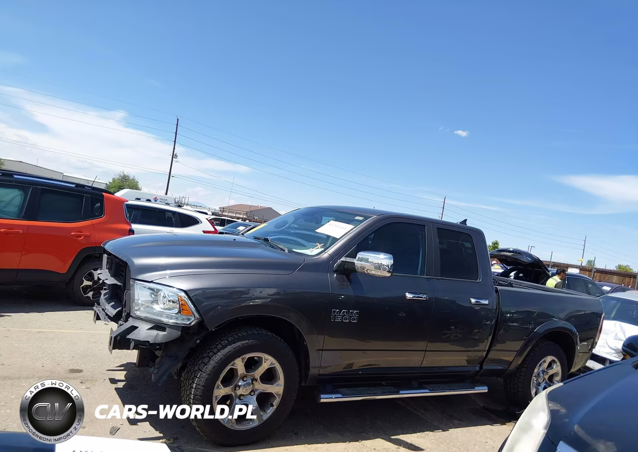 2017 Ram 1500 Laramie 4X4 6'4 Box VIN:1C6RR7JG5HS830207 - 15