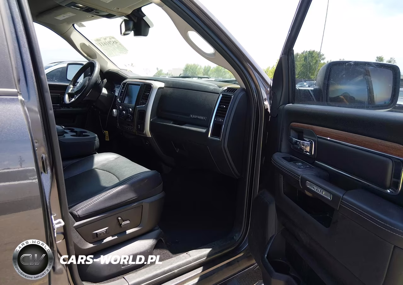 2017 Ram 1500 Laramie 4X4 6'4 Box VIN:1C6RR7JG5HS830207 - 5
