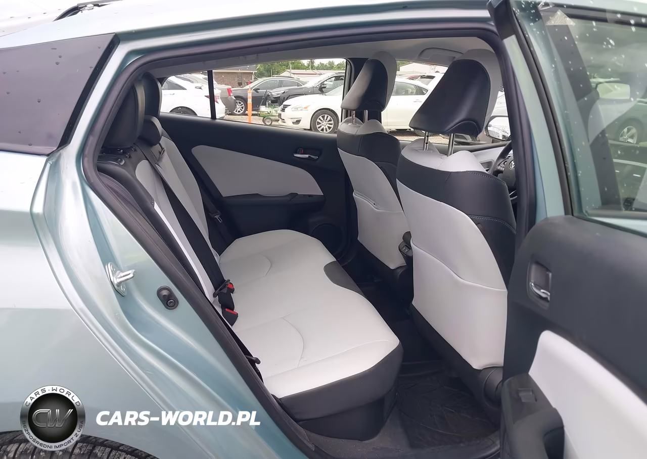 2020 Toyota Prius Xle Awd-E VIN:JTDL9RFU3L3019159 - 8