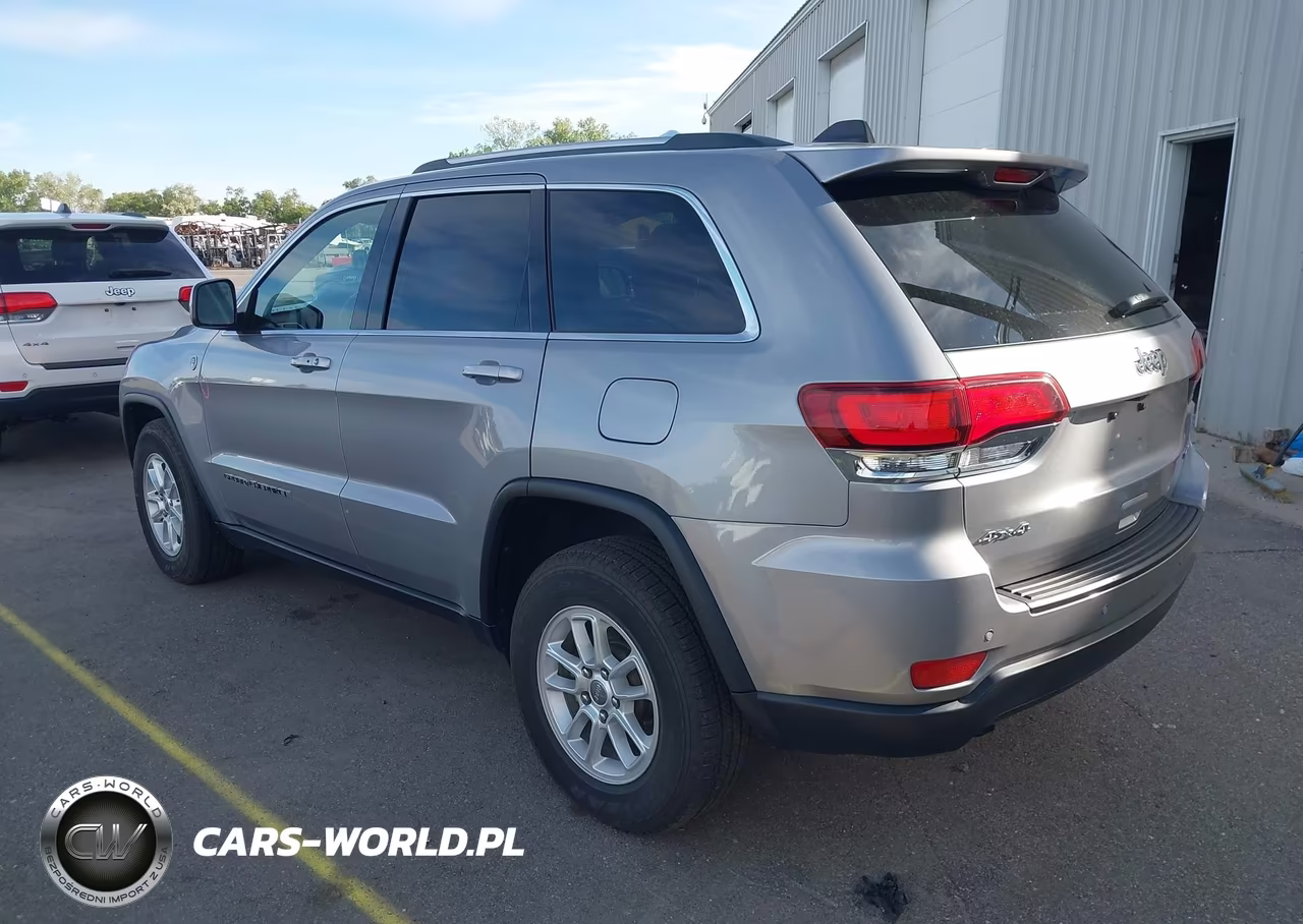 2020 Jeep Grand Cherokee Laredo E 4X4 VIN:1C4RJFAG8LC444054 - 3