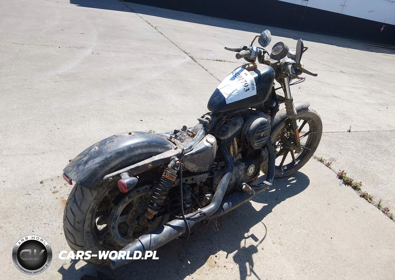 2017 Harley-Davidson Xl883 Iron 883 VIN:1HD4LE239HC408731 - 4
