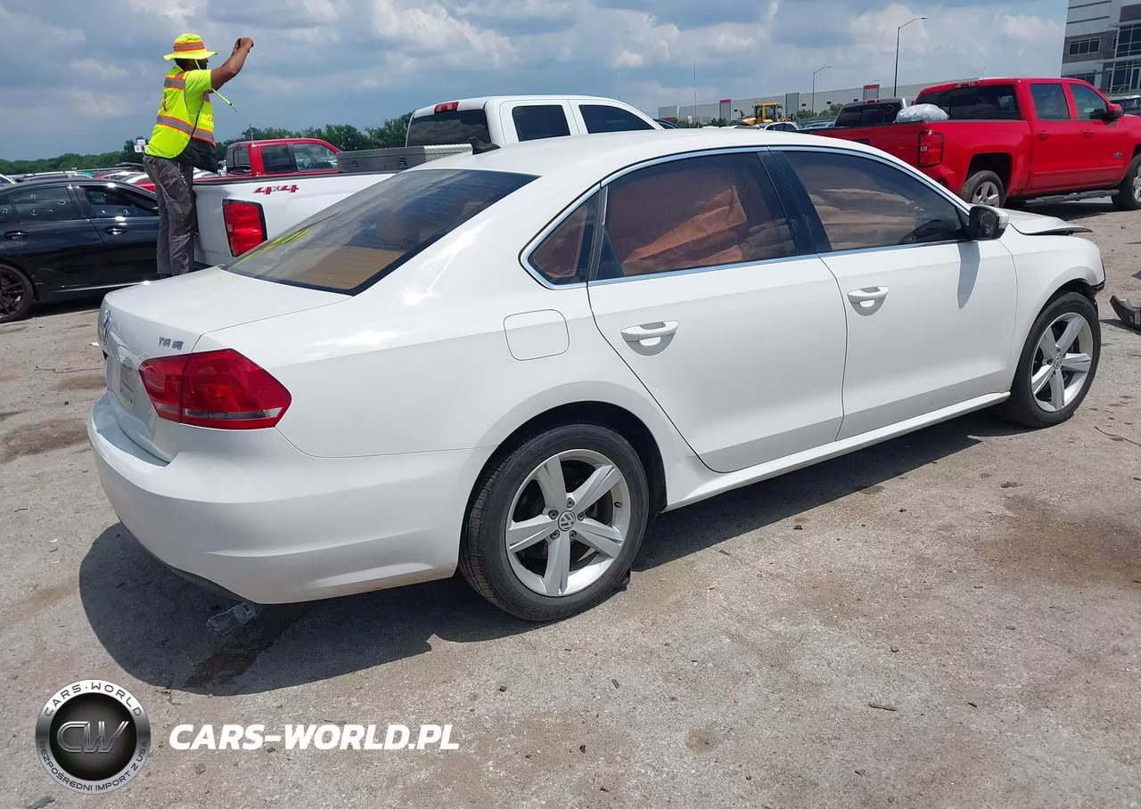 2015 Volkswagen Passat 1.8T Se VIN:1VWBS7A33FC004178 - 4