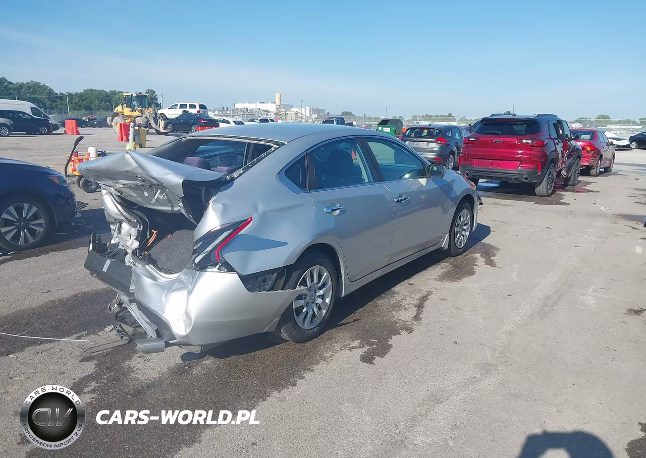 2017 Nissan Altima 2.5 S VIN:1N4AL3AP5HC241125 - 4