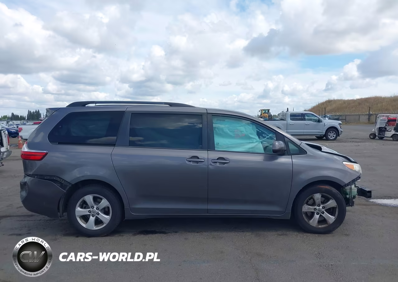 2015 Toyota Sienna Le 8 Passenger VIN:5TDKK3DC9FS577625 - 12