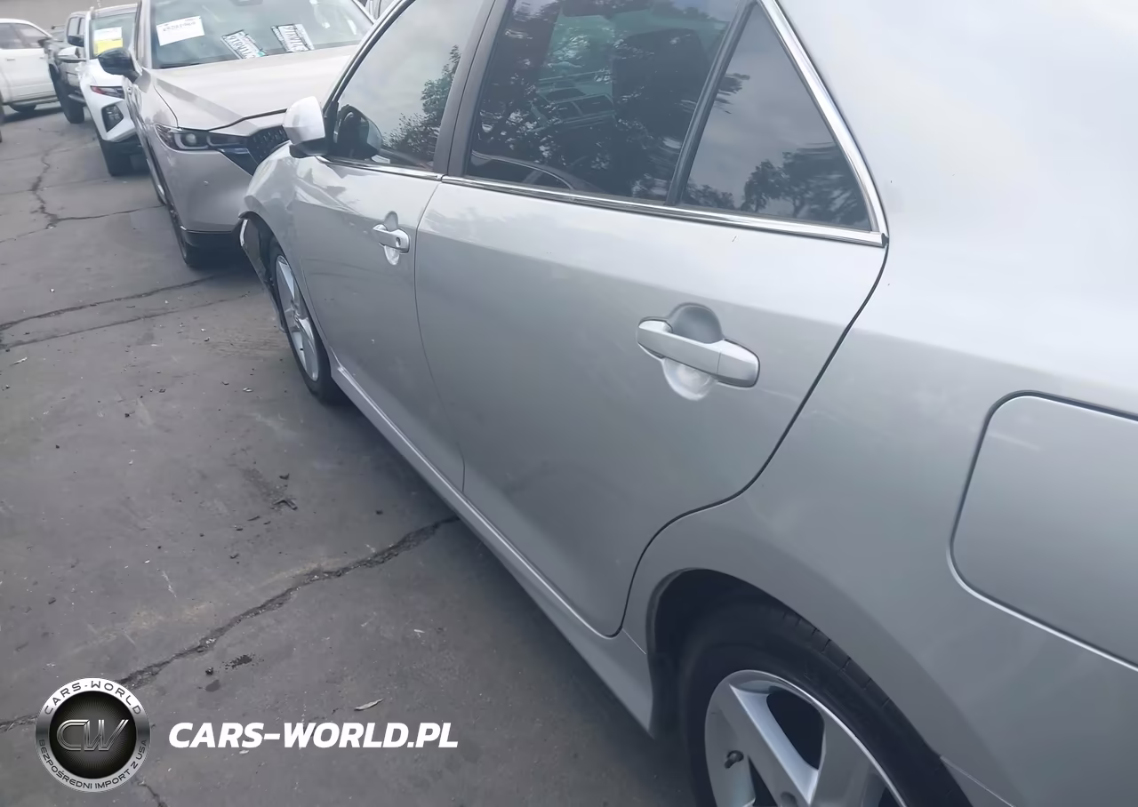 2014 Toyota Camry Se VIN:4T1BF1FK3EU326487 - 14