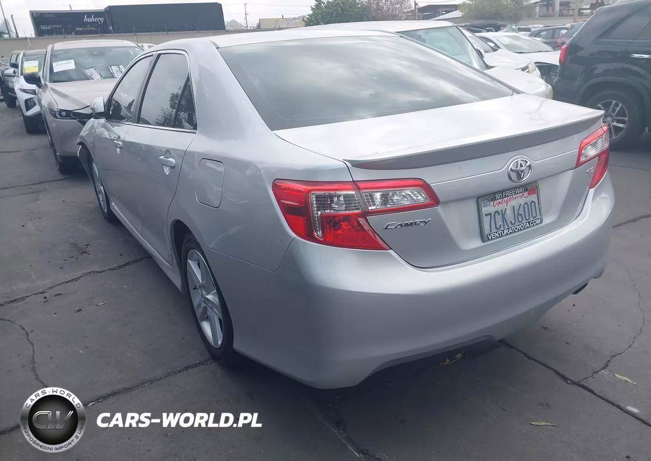 2014 Toyota Camry Se VIN:4T1BF1FK3EU326487 - 3