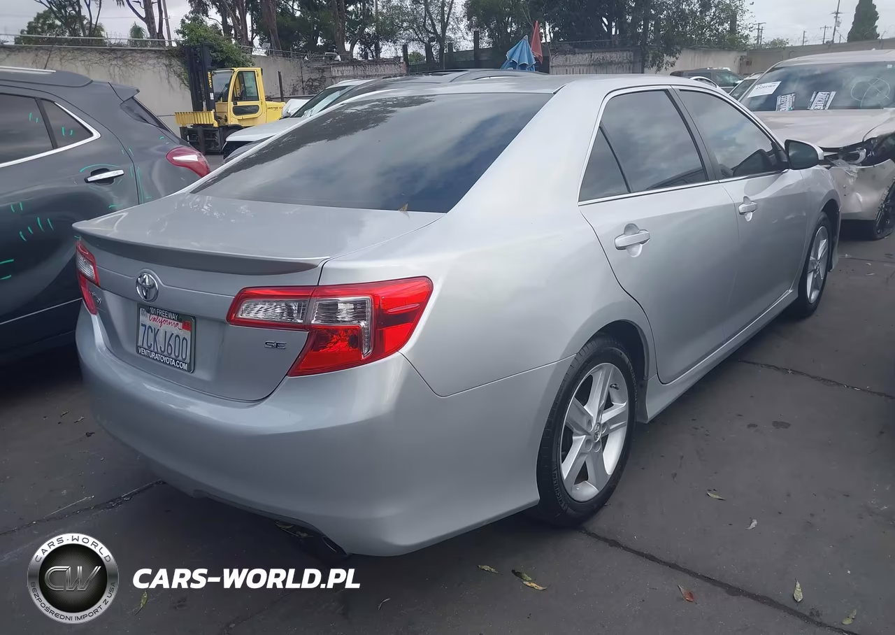 2014 Toyota Camry Se VIN:4T1BF1FK3EU326487 - 4
