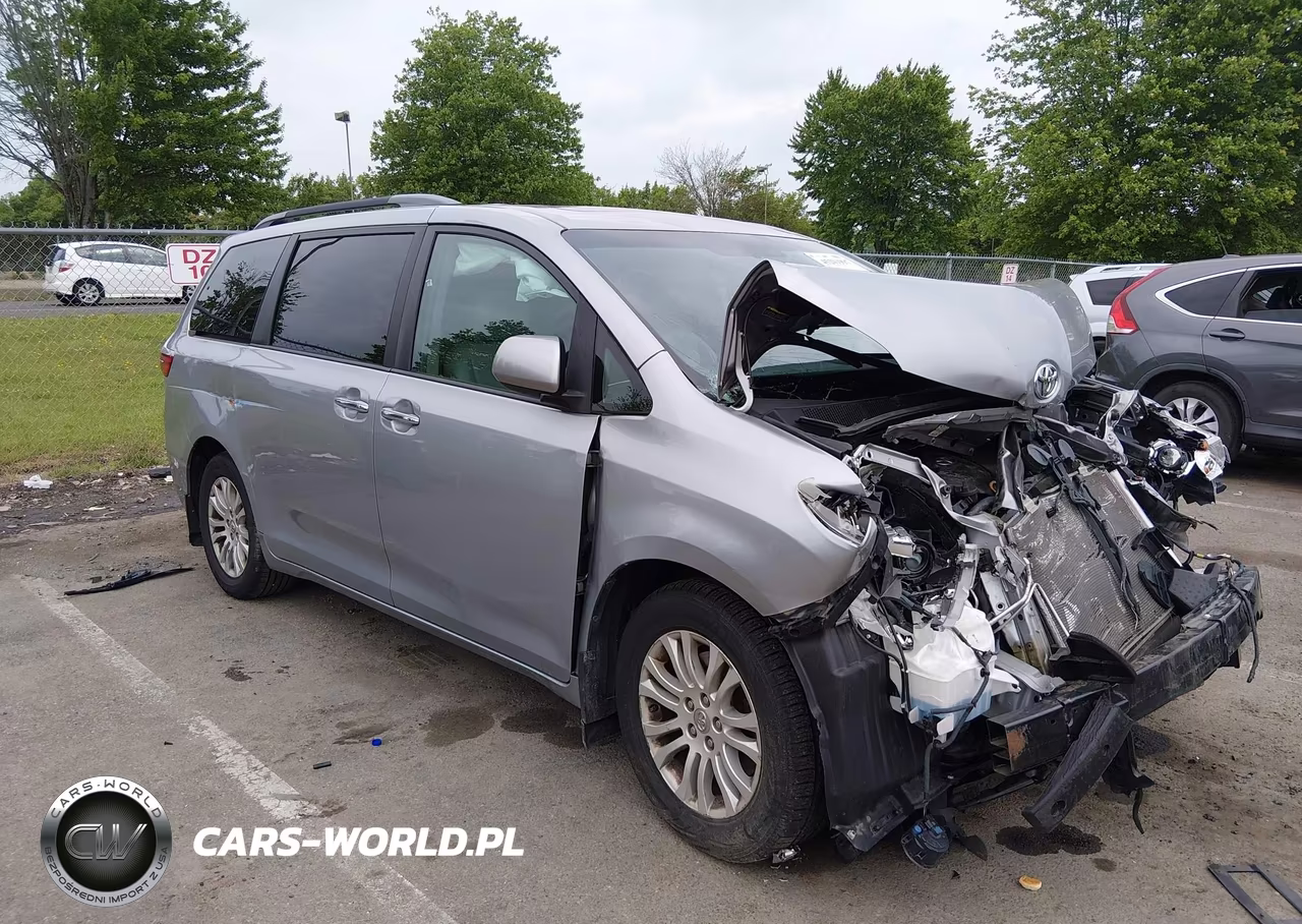 2017 Toyota Sienna Xle 8 Passenger – zdjęcie 1 z 16