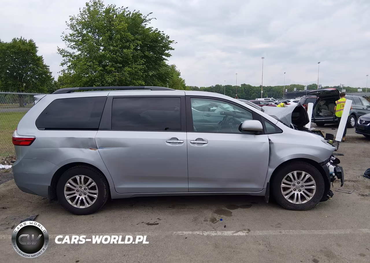 2017 Toyota Sienna Xle 8 Passenger VIN:5TDYZ3DC5HS782982 - 13