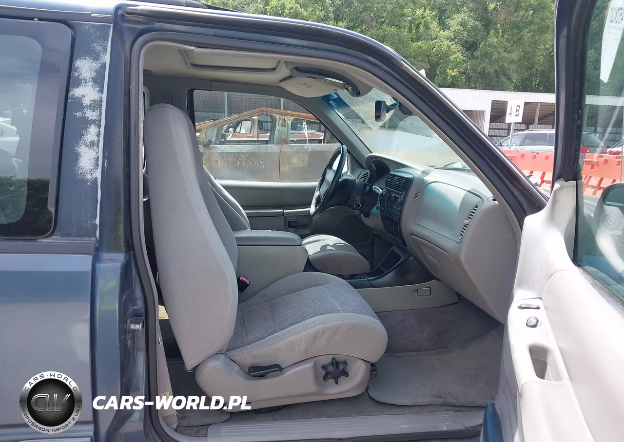 1999 Ford Explorer Sport VIN:1FMYU24E9XUC29316 - 5