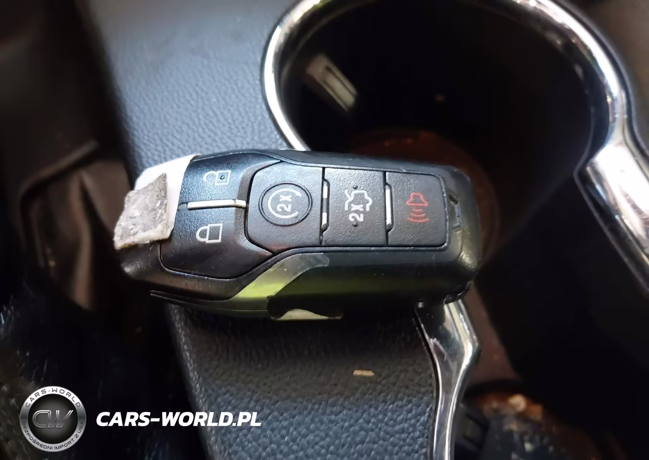 2017 Ford Mustang V6 VIN:1FA6P8AM7H5301231 - 11
