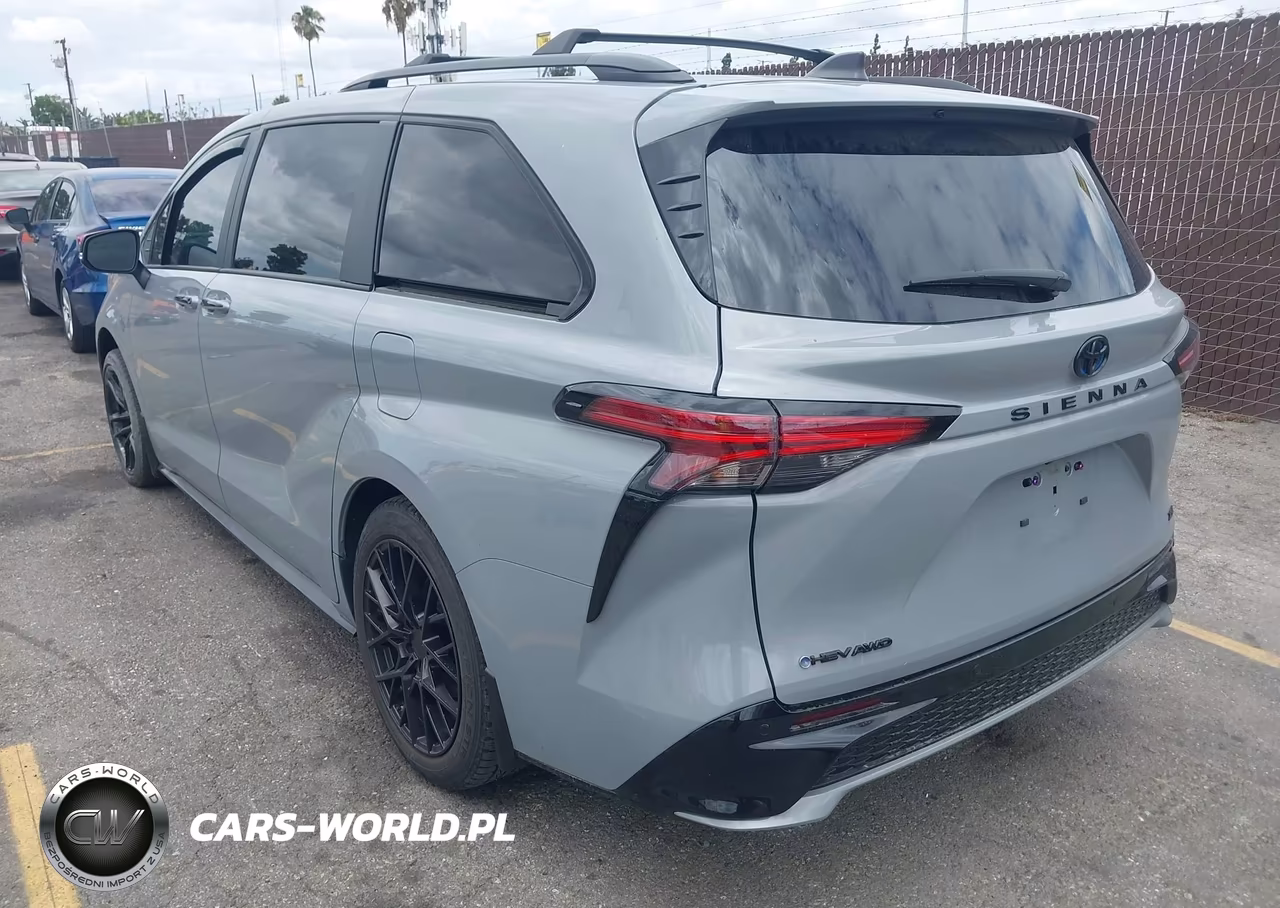2025 Toyota Sienna Xse VIN:5TDCSKFC3SS167828 - 3