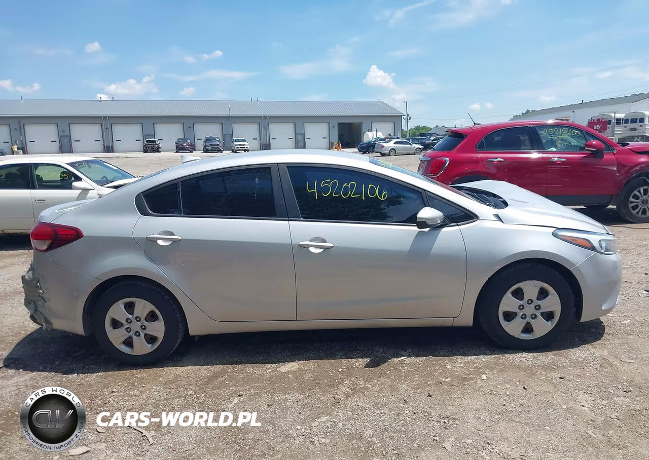 2018 Kia Forte Lx VIN:3KPFL4A72JE180692 - 13